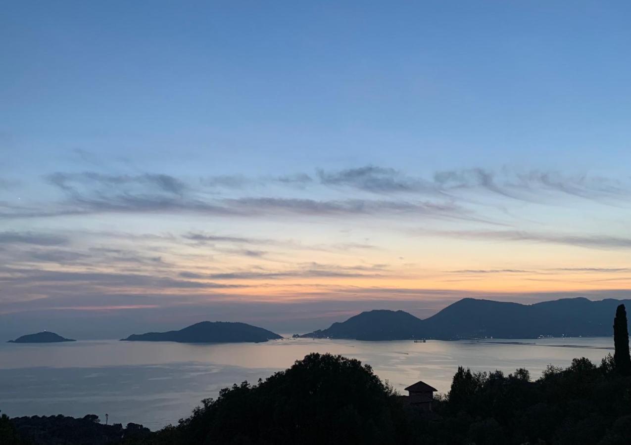 Appartamento La Serra Di Angela A Lerici Exterior foto