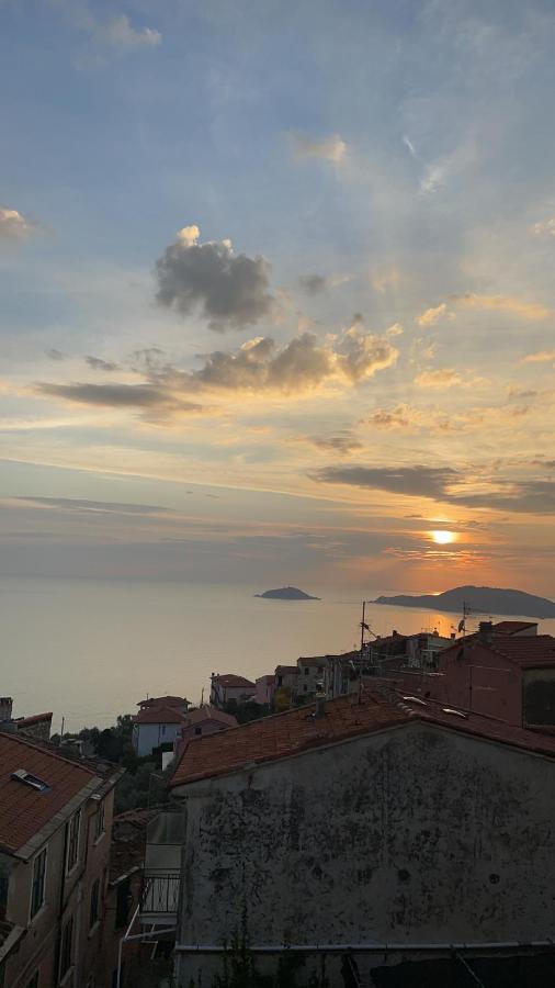 Appartamento La Serra Di Angela A Lerici Exterior foto